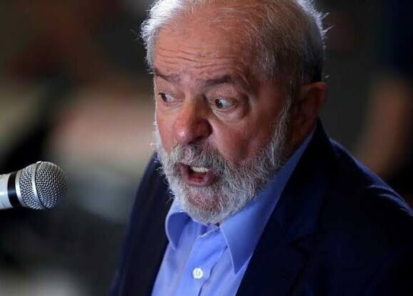 Lula critica Bolsonaro durante discurso em Dubai: "fascista" e "negacionista" Lula critica Bolsonaro durante discurso em Dubai: "fascista" e "negacionista"