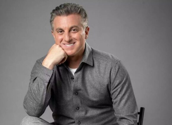 Huck pretende processar o X pela circulação de uma foto dele vestido de presidiário