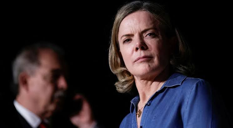 Gleisi Hoffmann não ocupará mais cargo no Ministério após reunião com Lula Gleisi Hoffmann não ocupará mais cargo no Ministério após reunião com Lula