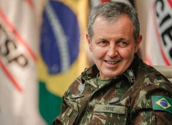 Comando do Exército vai repassar R$ 4 milhões para 50 generais mudarem de cidade Comando do Exército vai repassar R$ 4 milhões para 50 generais