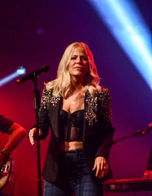 Paula Toller e a Turnê "Amorosa" animam em Curitiba em 2014 Paula Toller e a Turnê "Amorosa" animam em Curitiba em 2014