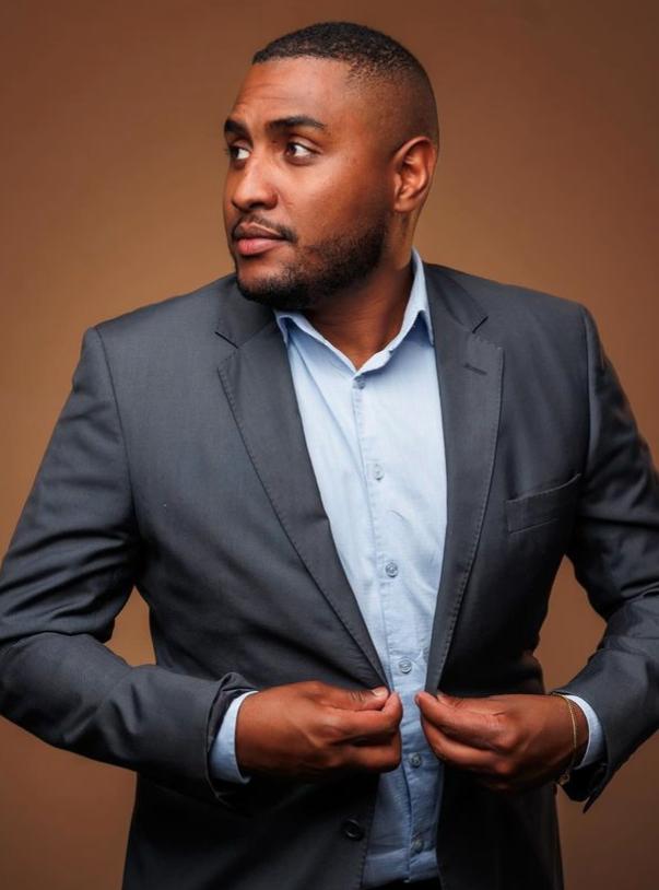 HOMENS DE NEGOCIO: Luiz Roque: Tríplice Formação Acadêmica em Logística e Administração HOMENS DE NEGOCIO: Luiz Roque: Tríplice Formação Acadêmica em Logística e Administração: