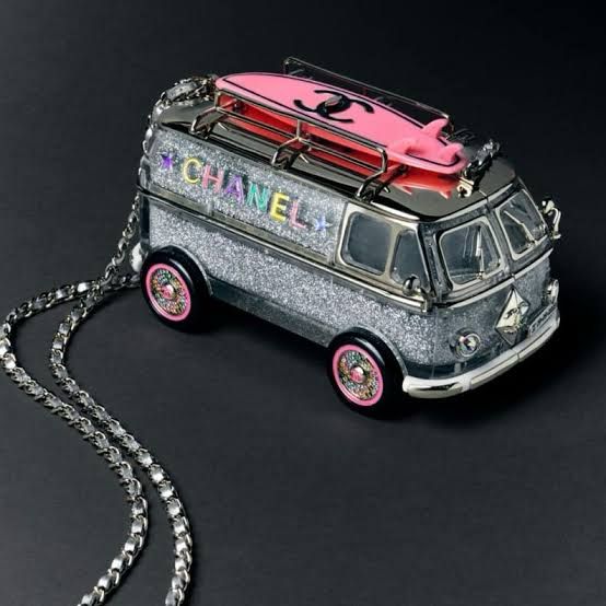 Chanel leva a Califórnia para a Rue Cambon com a Coleção Cruise Chanel leva a Califórnia para a Rue Cambon com a Coleção Cruise