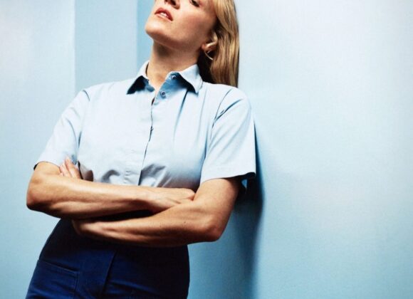 Atriz e diretora, Chloë Sevigny fala sobre sua carreira em entrevista para revista francesa 420018450_369877239083906_7446107419462970116_n