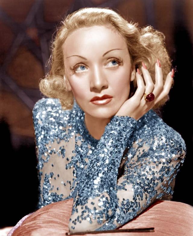 A moda de Travis Banton continua viva após 100 anos desde o seu nascimento Teste de espaço