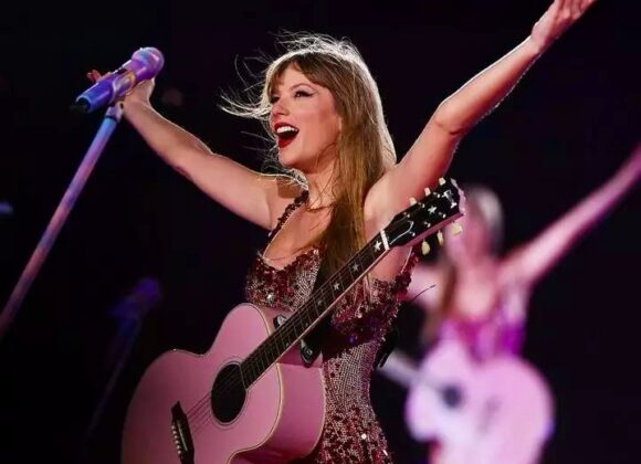 "Taylor Swift: The Eras Tour" Quebra Recorde de Bilheteria Mundial "Taylor Swift: The Eras Tour" Quebra Recorde de Bilheteria Mundial