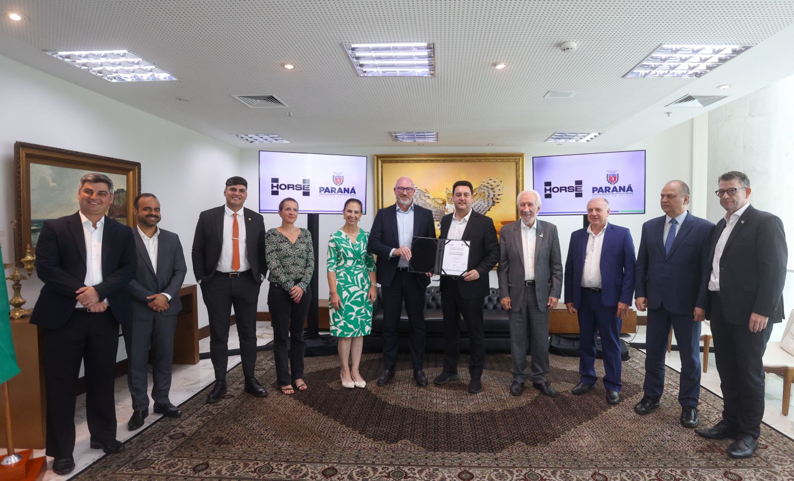 O governador Carlos Massa Ratinho Junior em reunião com Horse que anuncia investimento de R$ 100 milhões para a produção de motores no Paraná Foto Gilson Abreu/Aen Foto: Gilson Abreu/AEN
