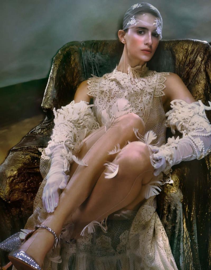 Atriz italiana Beneditta Porcaroli é a capa dade uma das revistas mais famosas do mundo Atriz italiana Beneditta Porcaroli é a capa dade uma das revistas mais famosas do mundo