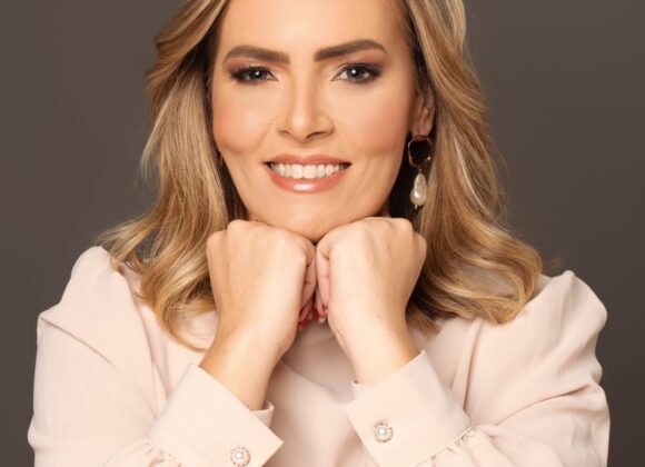 Miriam Gontijo destacando a sua essência da beleza e resiliência