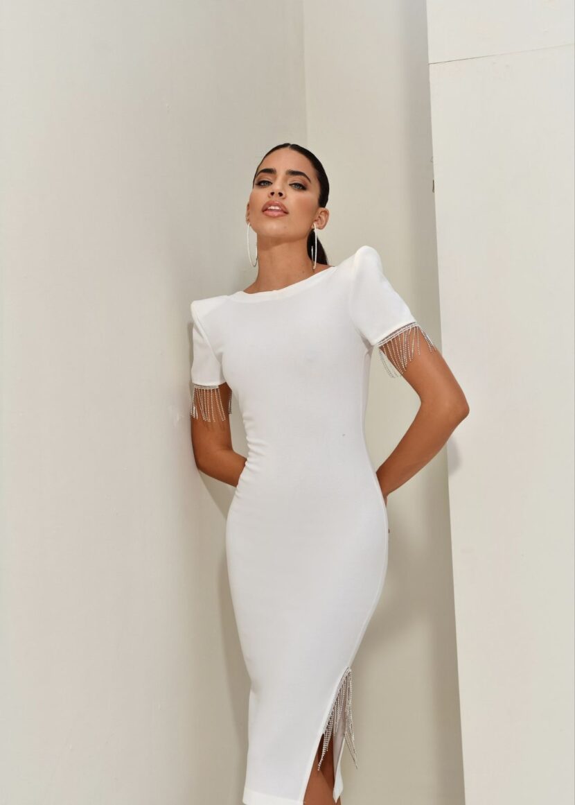 Vestido Midi que é uma obra-prima garantindo conforto e elegância Vestido Midi que é uma obra-prima garantindo conforto e elegância