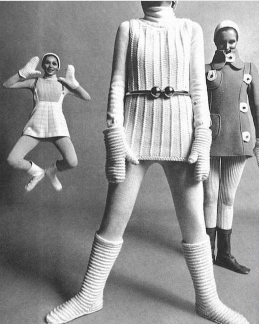 Os 'Chinelos Espaciais' de Courrèges: Da revolução dos anos 60 ao retorno triunfante das passarelas modernas Os 'Chinelos Espaciais' de Courrèges: Da revolução dos anos 60 ao retorno triunfante das passarelas modernas