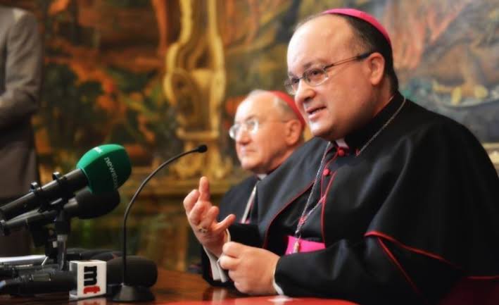 Arcebispo de Malta sugere mudança histórica: A igreja Católica deveria considerar permitir que padres se casem.