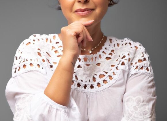 Andrea Mendonça: Referência em atendimentos baseados na coloração pessoal Andrea Mendonça: Referência em atendimentos baseados na coloração pessoal