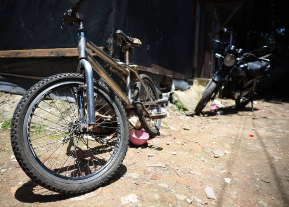 Catador de lixo está na lista de mortos pela PM na Operação Escudo no litoral paulista Catador-de-lixo-está-entre-mortos-pela-PM-em-São-Vicente-05-02-2024-Cotidiano-Folha