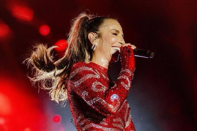 Ivete Sangalo anuncia show da nova turnê em Curitiba Ivete Sangalo anuncia show da nova turnê em Curitiba