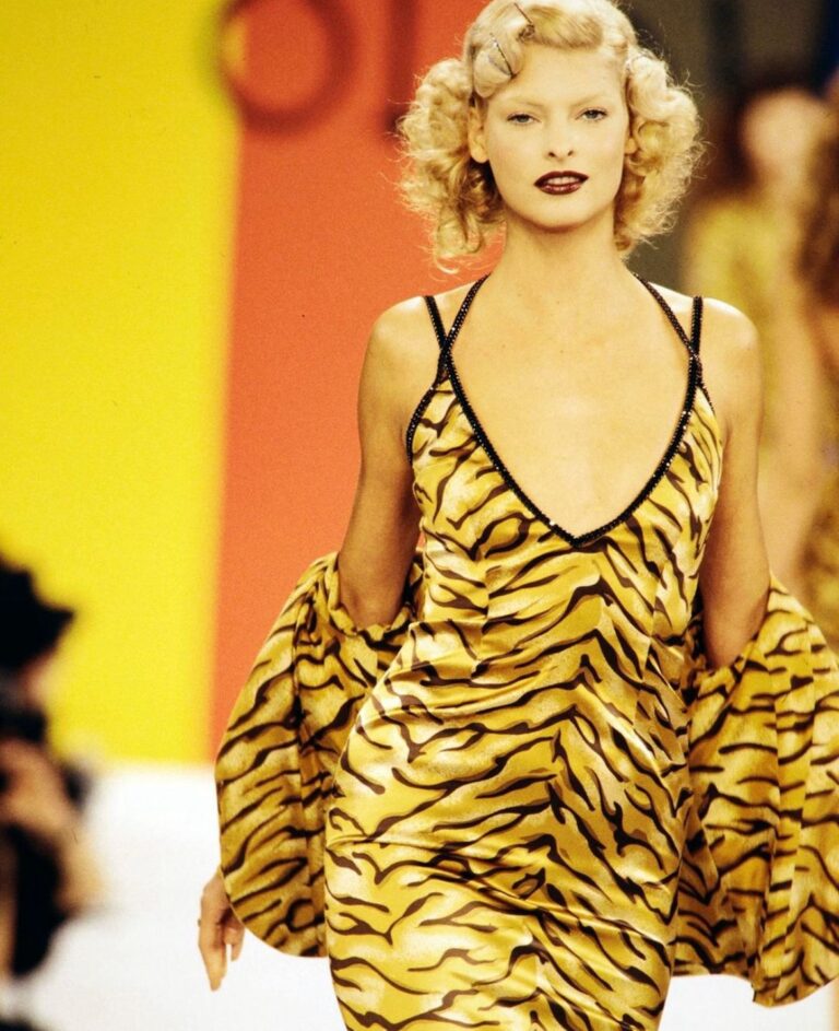 Tendência Mob Wife marca presença nas passarelas antes mesmo de bombar no TikTok