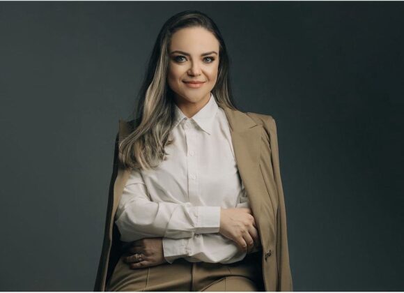 MULHERES DE SUCESSO: Doutora Jéssica Rico Bocato atua transformando vidas e sorrisos na região Sul do país Doutora Jéssica Rico Bocato atua transformando vidas e sorrisos na região Sul do país