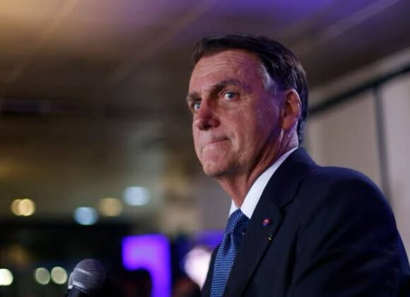 Polícia Federal intima Bolsonaro a prestar depoimento sobre tentativa de golpe Polícia Federal intima Bolsonaro a prestar depoimento sobre tentativa de golpe