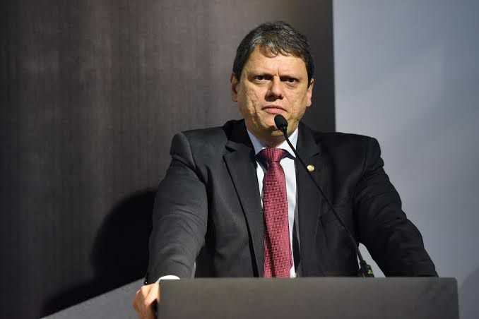 Governador Tarcísio de Freitas diz que estão criando muita coisa sobre Bolsonaro Governador Tarcísio de Freitas diz que estão criando muita coisa sobre Bolsonaro