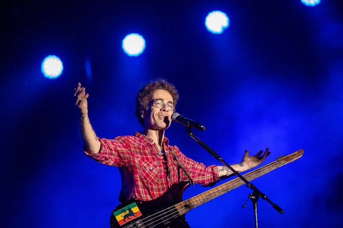 Nando Reis traz "Voz e Violão" para Curitiba em Abril Nando Reis traz "Voz e Violão" para Curitiba em Abril