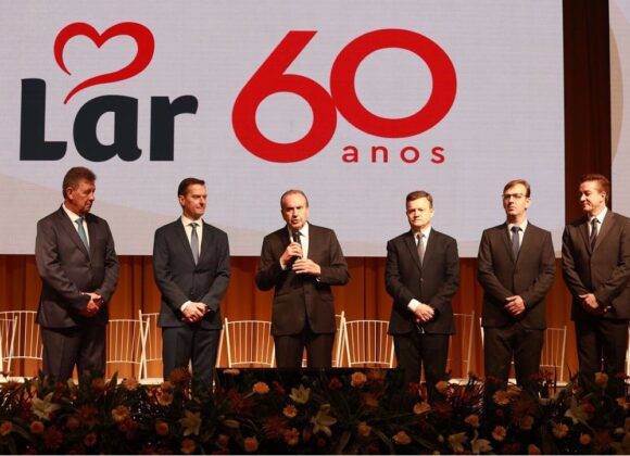 Lar Cooperativa completa 60 anos e inaugura incubadora de ovos na cidade de Itaipulândia (PR) Lar Cooperativa completa 60 anos e inaugura incubadora de ovos na cidade de Itaipulândia (PR)