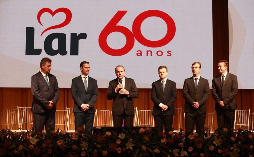 Lar Cooperativa completa 60 anos e inaugura incubadora de ovos na cidade de Itaipulândia (PR) Lar Cooperativa completa 60 anos e inaugura incubadora de ovos na cidade de Itaipulândia (PR)