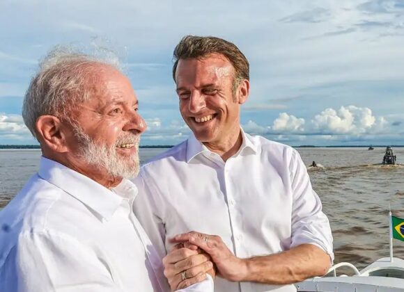 Apoio as comunidades indígenas e investimento bilionário na Amazônia são discutidos durante encontro entre o presidente do Brasil e da França Apoio as comunidades indígenas e investimento bilionário na Amazônia são discutidos durante encontro entre o presidente do Brasil e da França