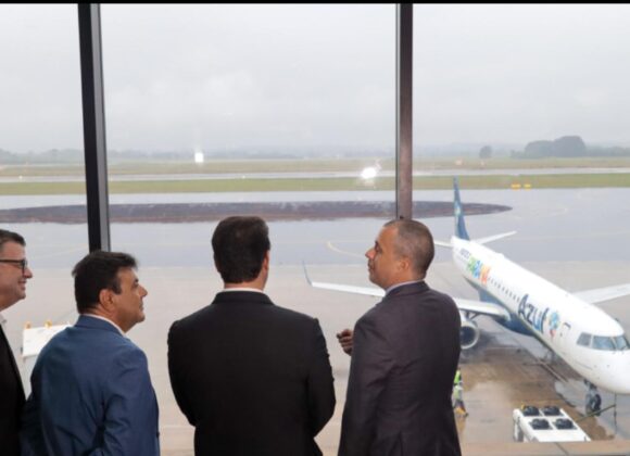 “Visite o Paraná” frase convidativa é estampada em avião da Azul