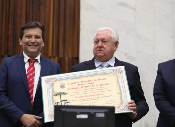 Arnoldo Hammerschmidt é homenageado na Assembleia Legislativa do Paraná WhatsApp Image 2024-04-23 at 22.19.45