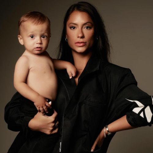 Influenciadora, mãe e esposa, Andressa Castorino anuncia casamento