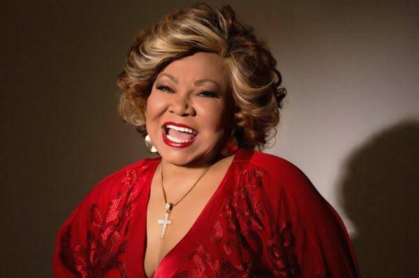 Cantora Alcione anuncia show em Curitiba Cantora Alcione anuncia show em Curitiba