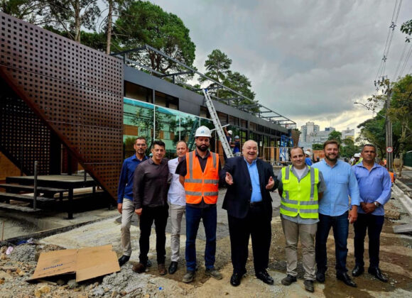 Curitiba inaugura Estação Interbairros 2 durante evento internacional de eletro mobilidade Curitiba inaugura Estação Interbairros 2 durante evento internacional de eletro mobilidade