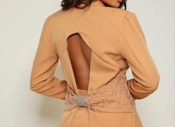 Blazer em Alfaiataria com Elastano e Laço Bordado Glow