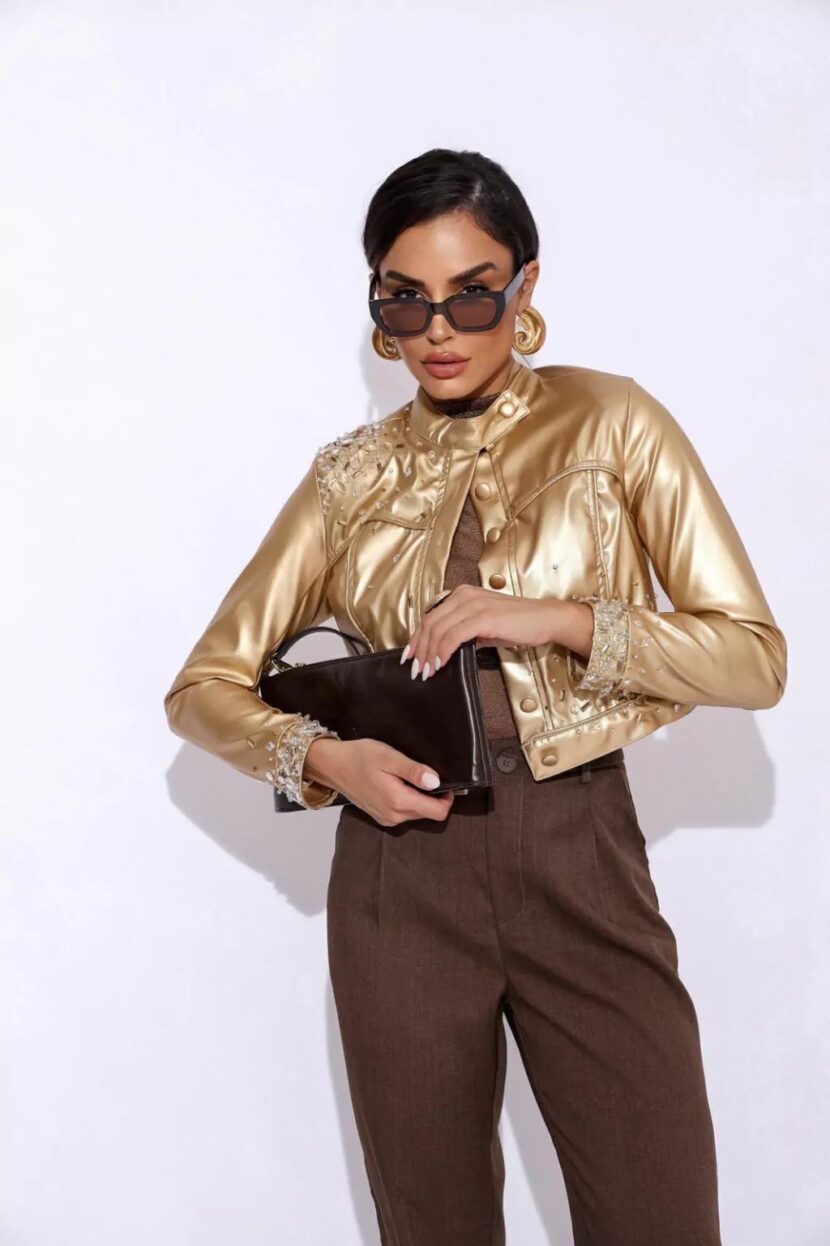 Maitê Brusman Boutique & Boutique: Jaqueta em Couro PU Metalizada com Ombreiras