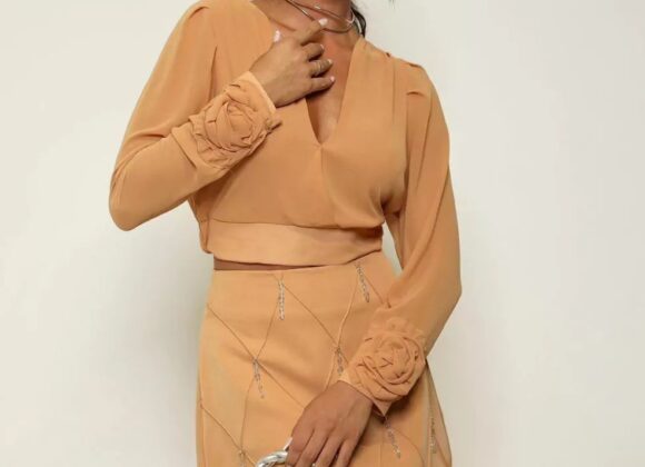 Maitê Brusman Boutique & Concept: Saia em Alfaiataria com Elastano com Detalhes em Vincos