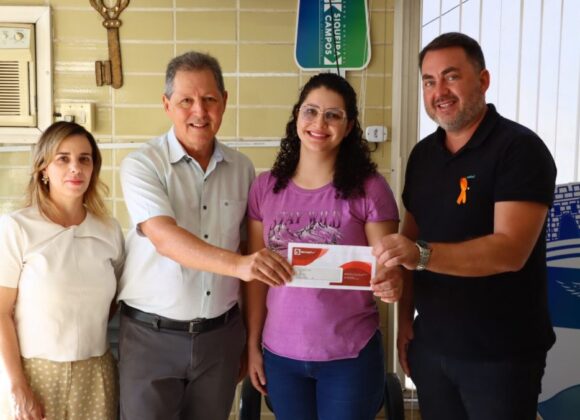 Prefeitura de Siqueira Campos distribui Cartão Vale-Alimentação a servidores municipais Prefeitura de Siqueira Campos distribui Cartão Vale-Alimentação a servidores municipais