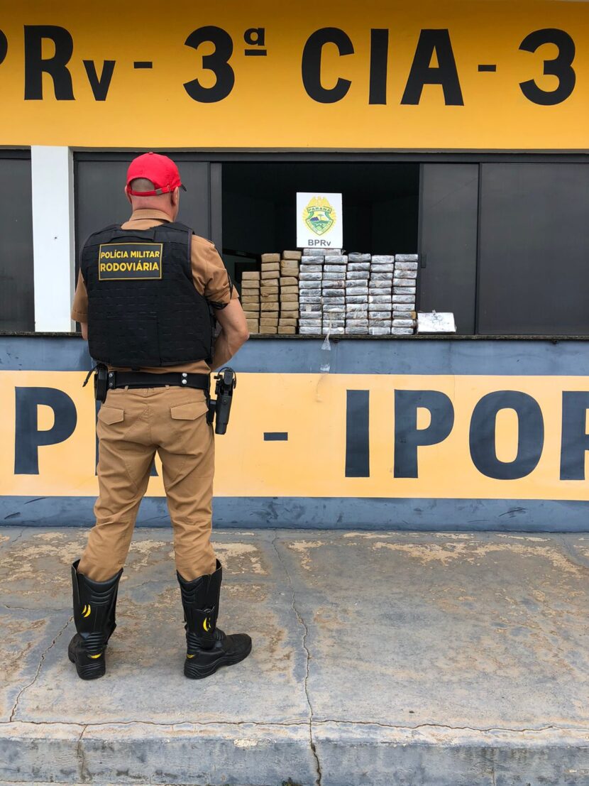  Policiais Rodoviários apreendem veiculo carregado de drogas no interior do paraná