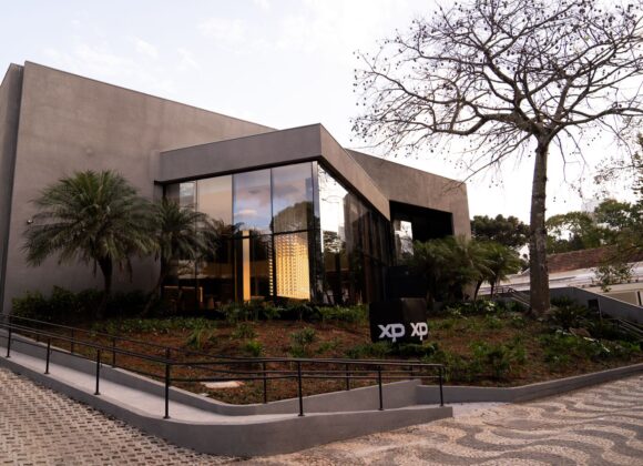 XP inaugura espaço físico em Curitiba e impulsiona crescimento do mercado de investimentos na região XP inaugura espaço físico em Curitiba e impulsiona crescimento do mercado de investimentos na região