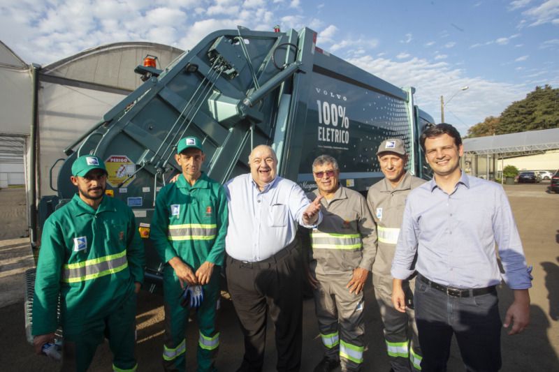 Curitiba avança rumo à emissão zero com testes de caminhões elétricos Curitiba avança rumo à emissão zero com testes de caminhões elétricos