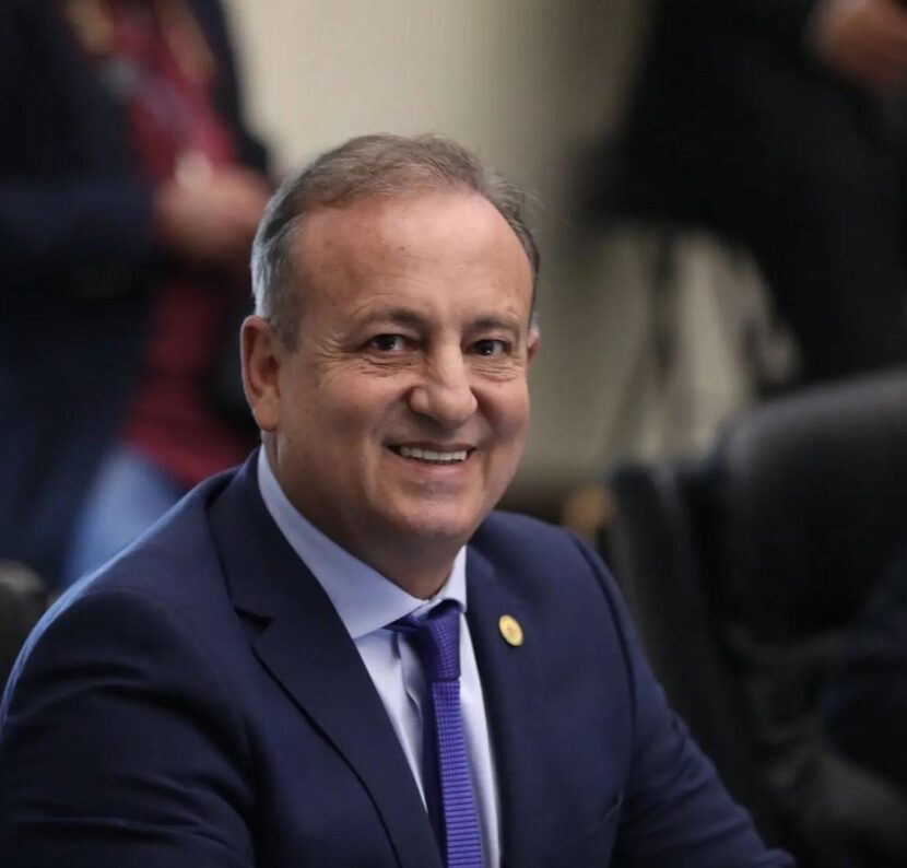 Deputado Moacyr Fadel receberá Título de Cidadão de Ponta Grossa Homenagem será prestada em sessão solene na próxima quinta-feira no Cine-Teatro Ópera