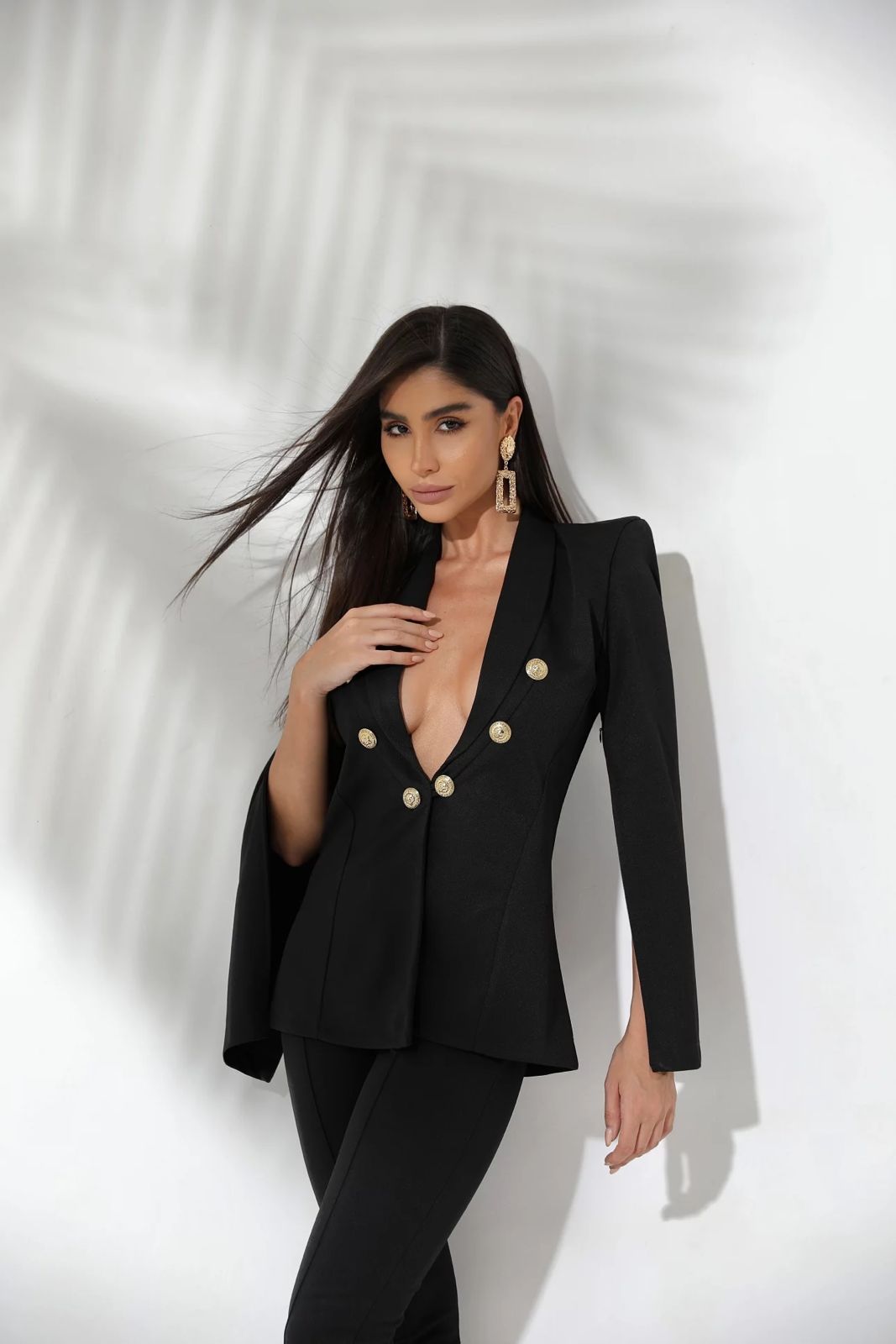 FORMA DE PAGAMENTO  VALOR: R$ 499,90  OU 6X R$ 83,31  DISPONÍVEL NOS TAMANHOS P M G  ENVIAMOS PARA TODO O BRASIL 🇧🇷  Acesse nossa loja através do Instagram @maitebrusmanconcept, compre em nossa loja física ou através do E-commerce w.w.w.maitebrusman.com.br.