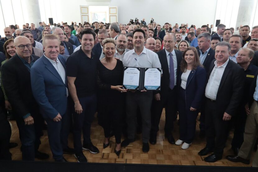 Governo do Paraná inicia programa de Rota de Progresso para melhorias nos municípios Governo do Paraná inicia programa de Rota de Progresso para melhorias nos municípios