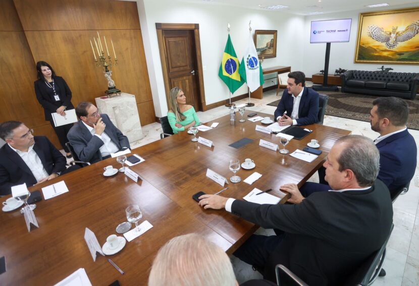 Tecpar assina acordo com empresa Argentina e pretende potencializar a capacidade de produção das vacinas antirrábicas 