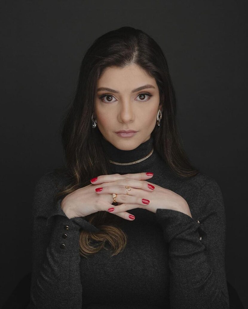 Maria Fernanda Pires é especialista em Tricologia e Transplante Capilar Maria Fernanda Pires é especialista em Tricologia e Transplante Capilar