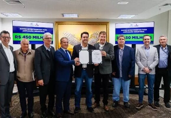 Cooperativas investirão mais de R$ 450 milhões em nova fábrica de leite em pó em Castro Cooperativas investirão mais de R$ 450 milhões em nova fábrica de leite em pó em Castro