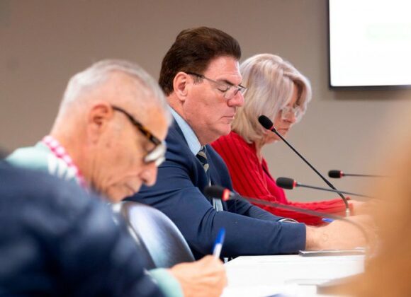 CCJ decide ouvir Prefeitura de Curitiba sobre incentivo a denúncias de corrupção