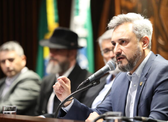 Audiência pública debate regulamentação para motoristas por aplicativo Audiência pública debate regulamentação para motoristas por aplicativo