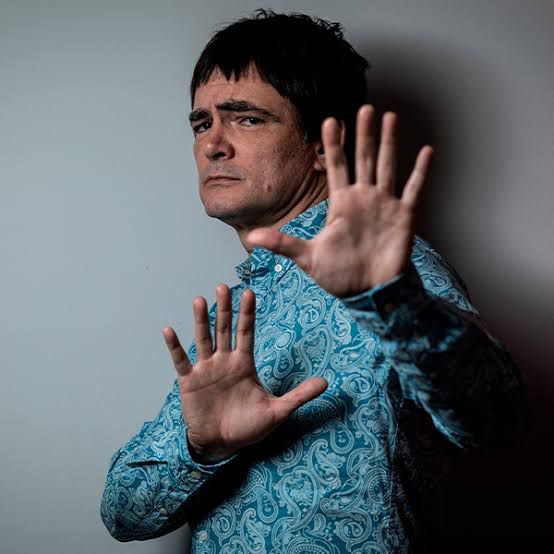 Samuel Rosa Lança Carreira Solo com Álbum "Rosa" Samuel Rosa Lança Carreira Solo com Álbum "Rosa"