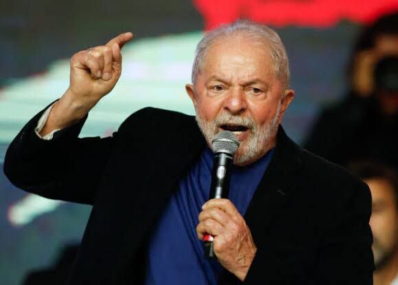 Lula afirma que Bolsonaro não voltará à presidência e discute inelegibilidade