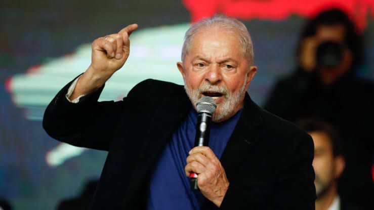 Lula afirma que Bolsonaro não voltará à presidência e discute inelegibilidade